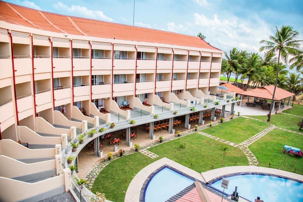 Paradise Beach Hotel Negombo Exterior photo