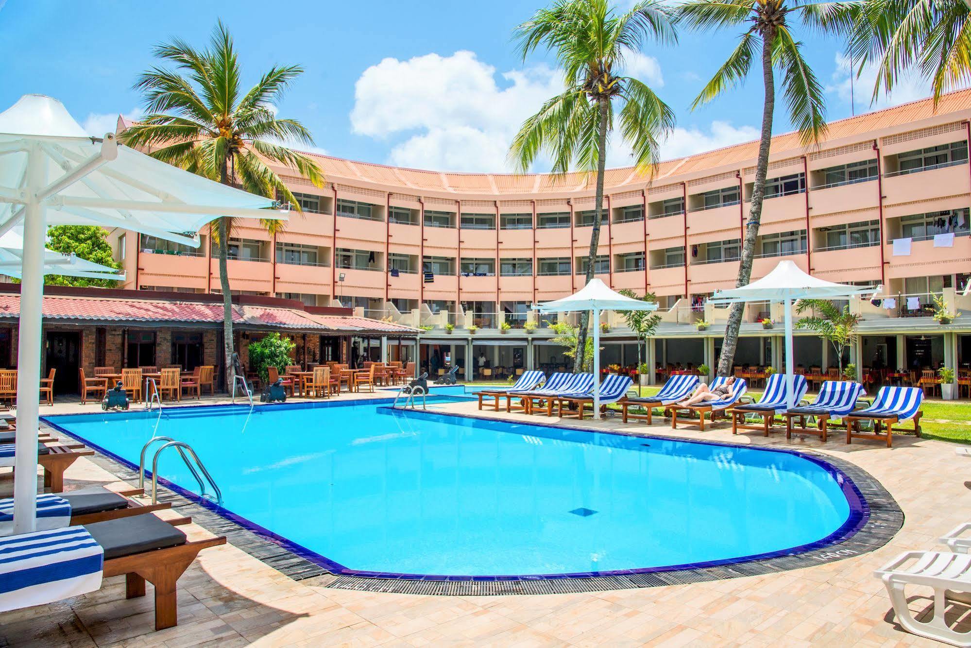 Paradise Beach Hotel Negombo Exterior photo