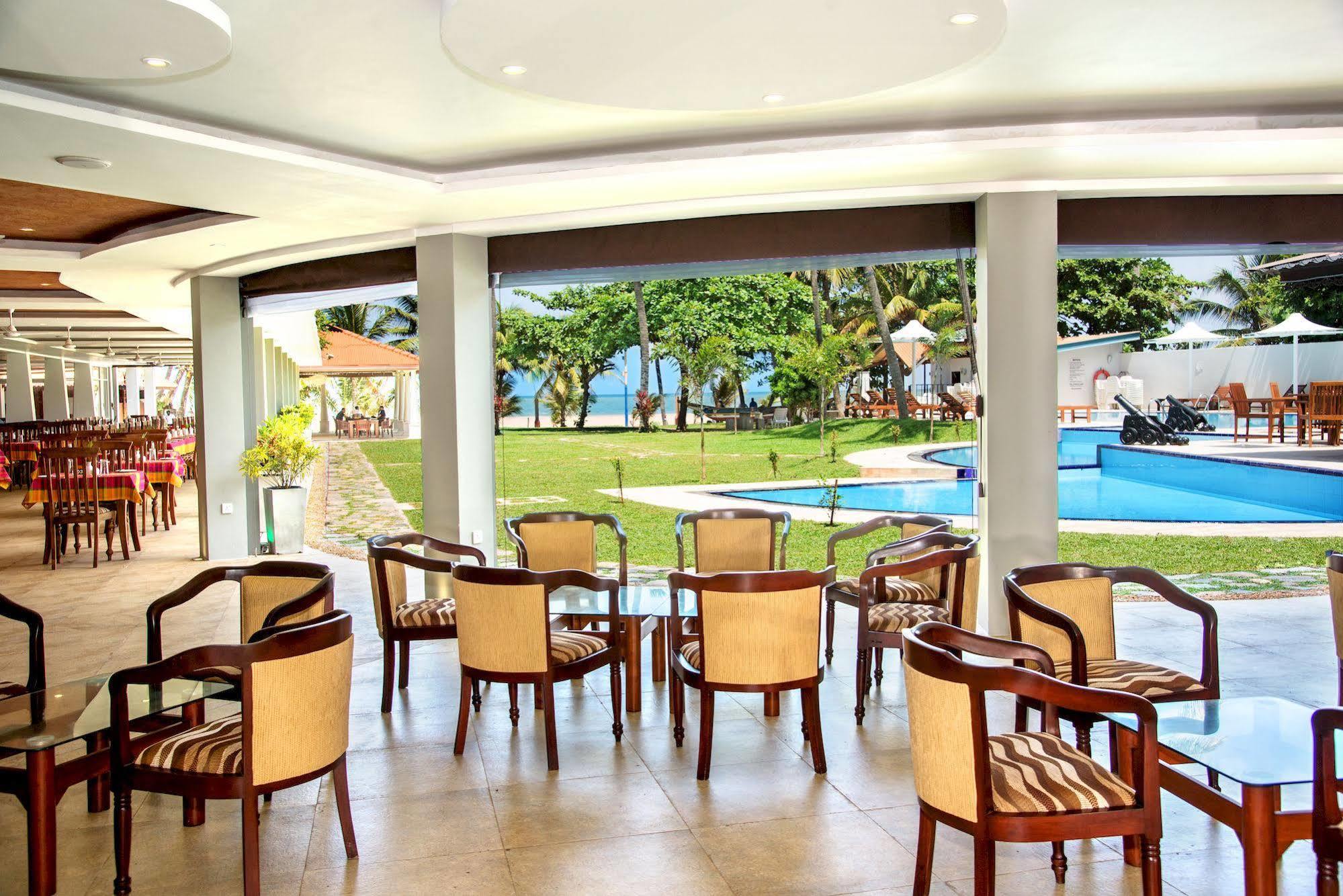 Paradise Beach Hotel Negombo Exterior photo